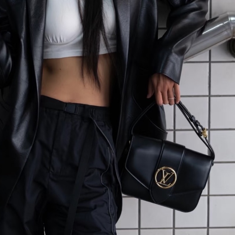 Louis Vuitton路易威登PONT9郵差包黑色20年B0096-20