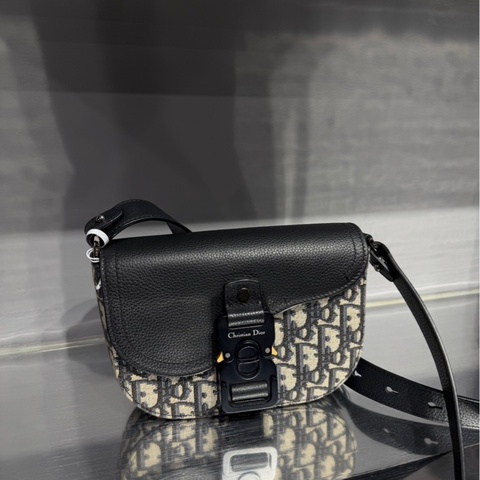 專櫃在售8萬多🌟Dior Saddle 迷你 郵差包｜Classic Trend CT精品｜台北東區實體