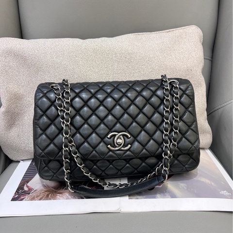 Chanel香奈兒黑銀泡芙cf單肩腋下包