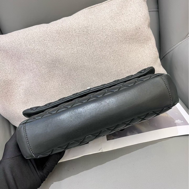 Chanel香奈兒黑銀泡芙cf單肩腋下包-2