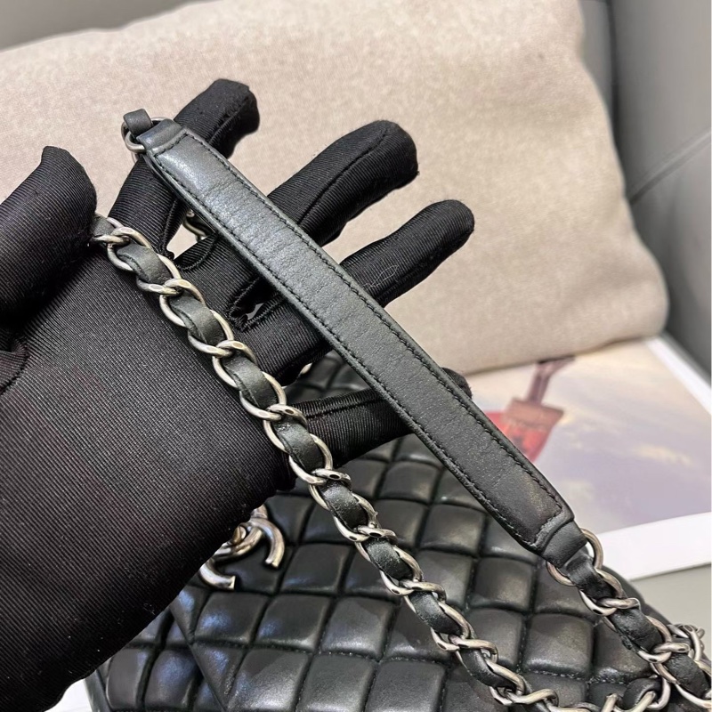 Chanel香奈兒黑銀泡芙cf單肩腋下包-3