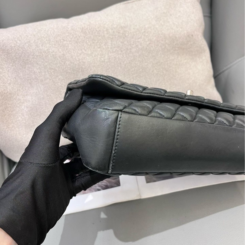 Chanel香奈兒黑銀泡芙cf單肩腋下包-6