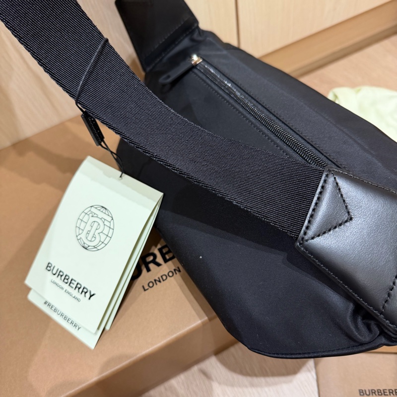 全新吊牌還在 Burberry 男款 男包 腰包-6