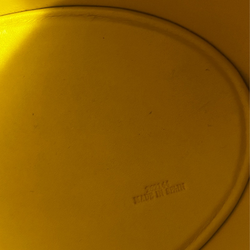 LOEWE 焦糖色蛋殼包(水桶包）-9