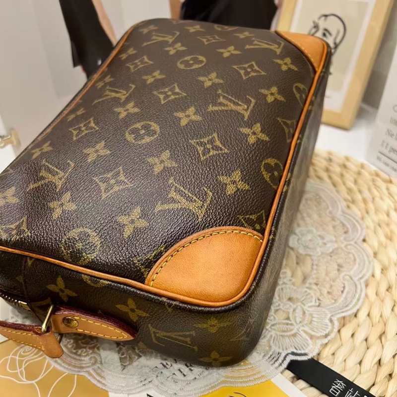 Louis Vuitton Camera Bag(絕版相機包）-9