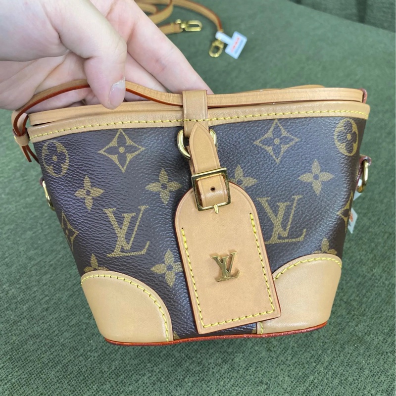 LV 老花燒麥包-1