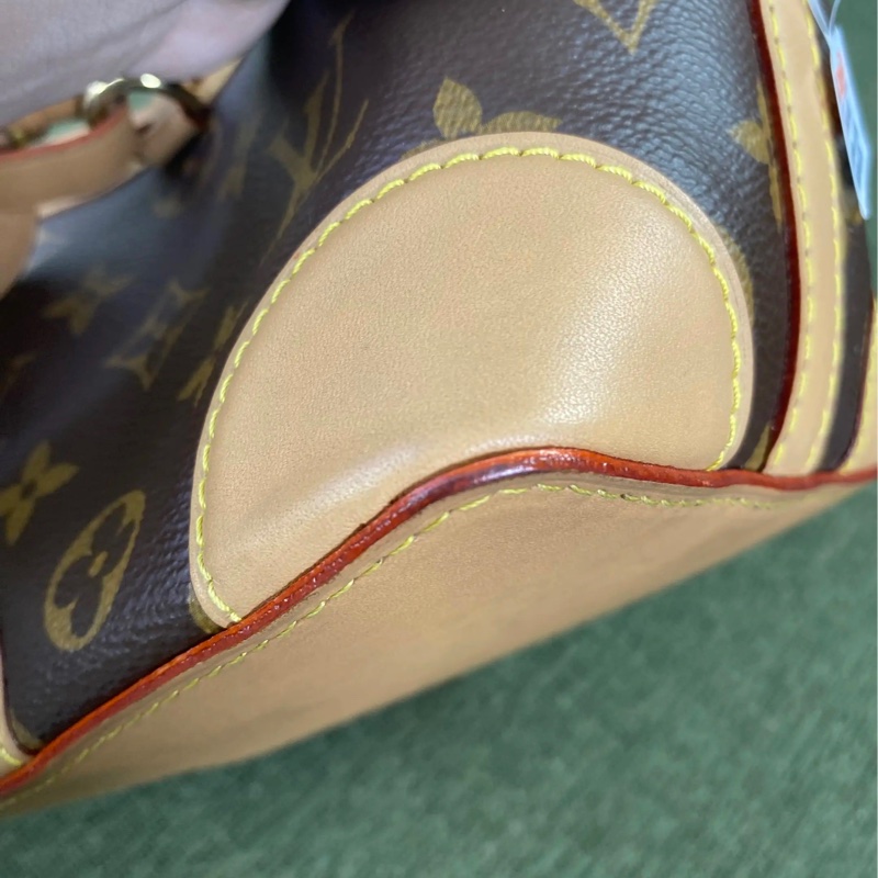 LV 老花燒麥包-6