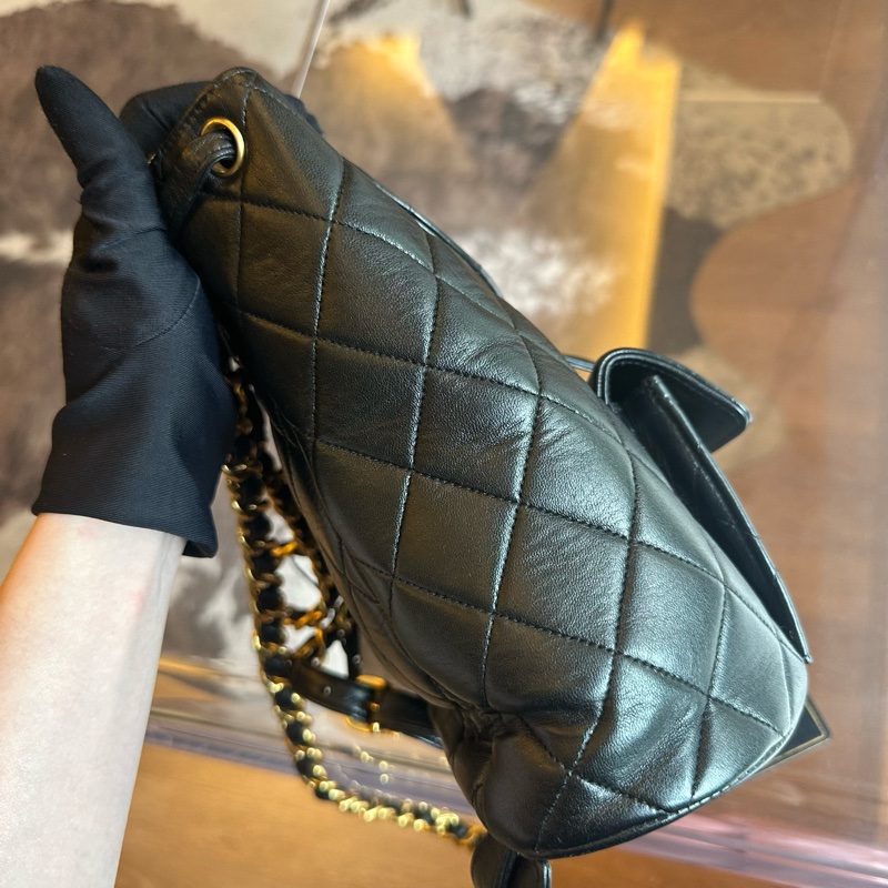 Chan 香奈兒黑金duma 雙肩包 帶卡-15