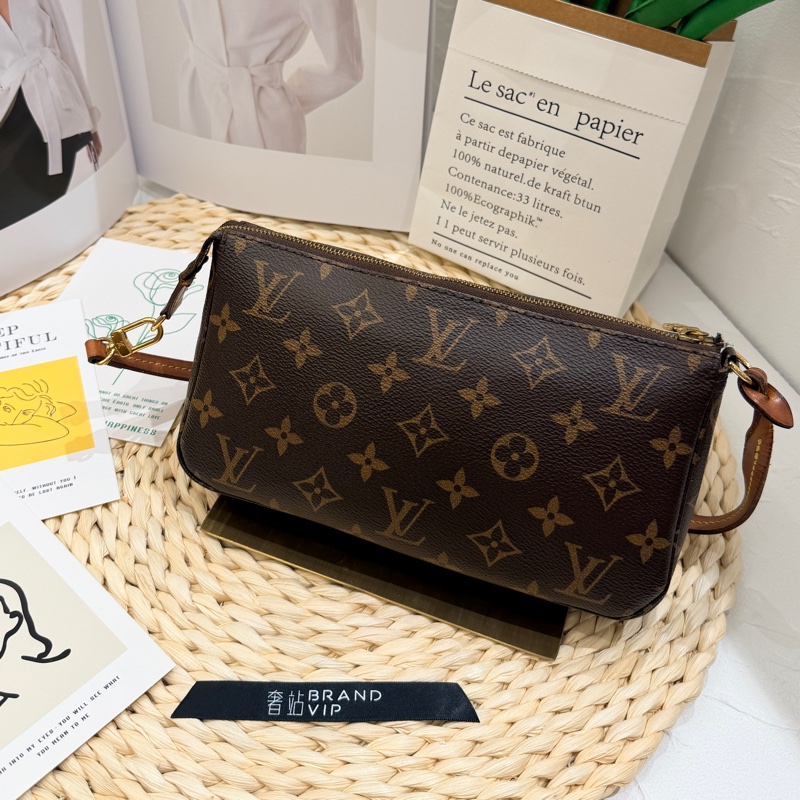 LV Pochette Accessoires Monogram(22年芯片）-1