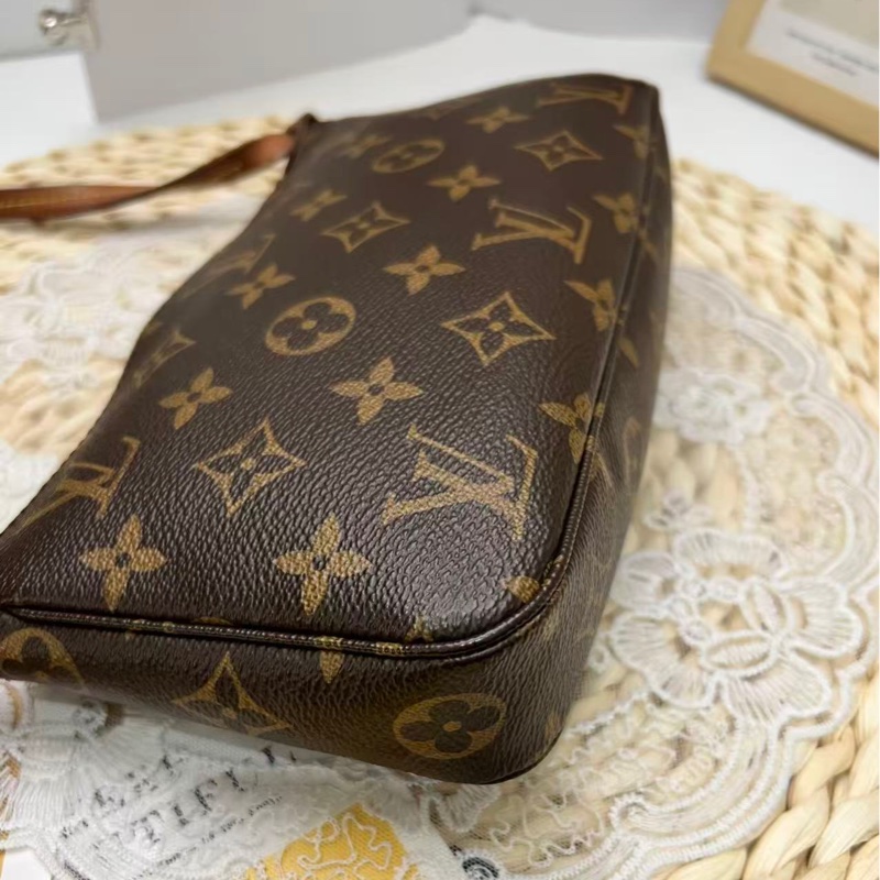 LV Pochette Accessoires Monogram(22年芯片）-8