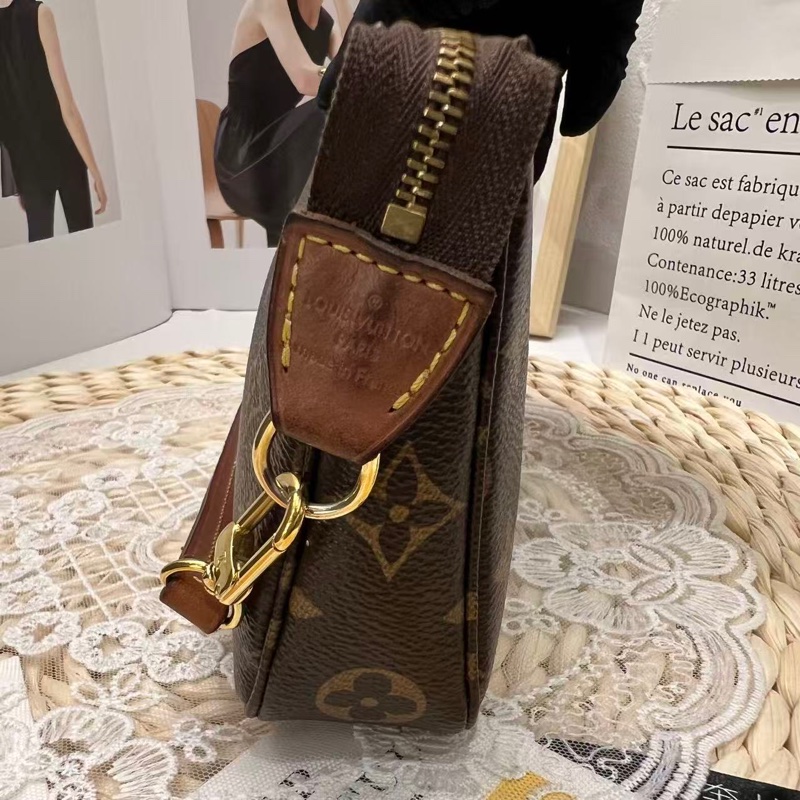 LV Pochette Accessoires Monogram(22年芯片）-12