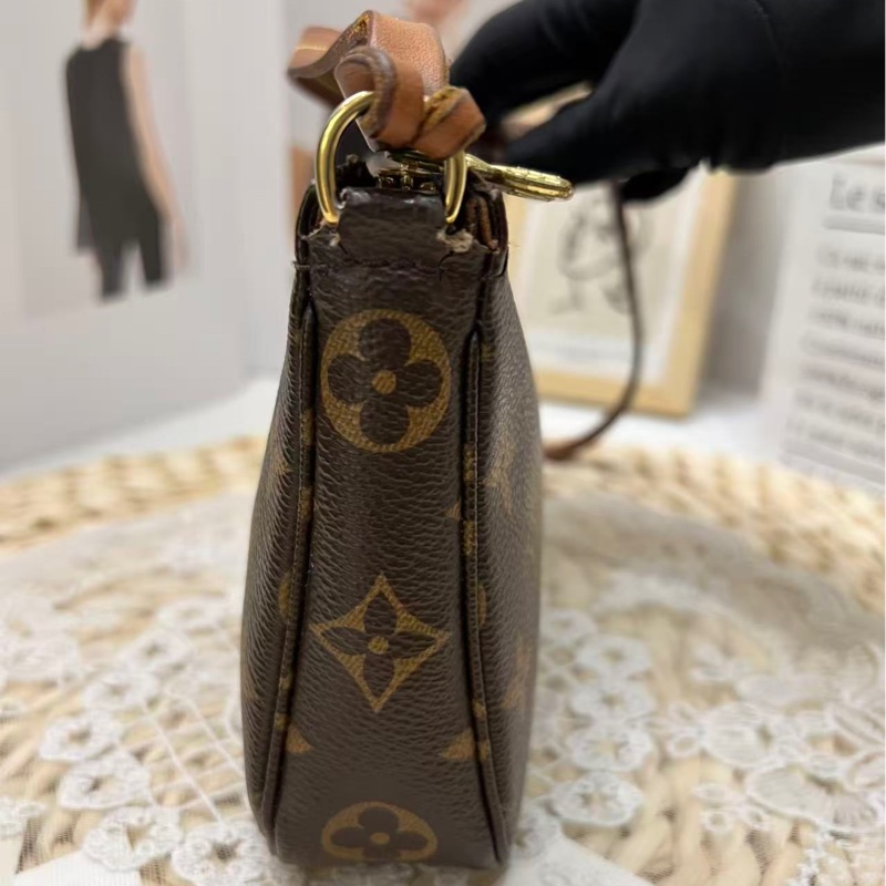 LV Pochette Accessoires Monogram(22年芯片）-13
