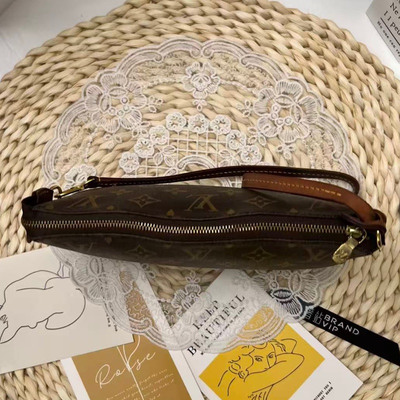 LV Pochette Accessoires Monogram(22年芯片）-14