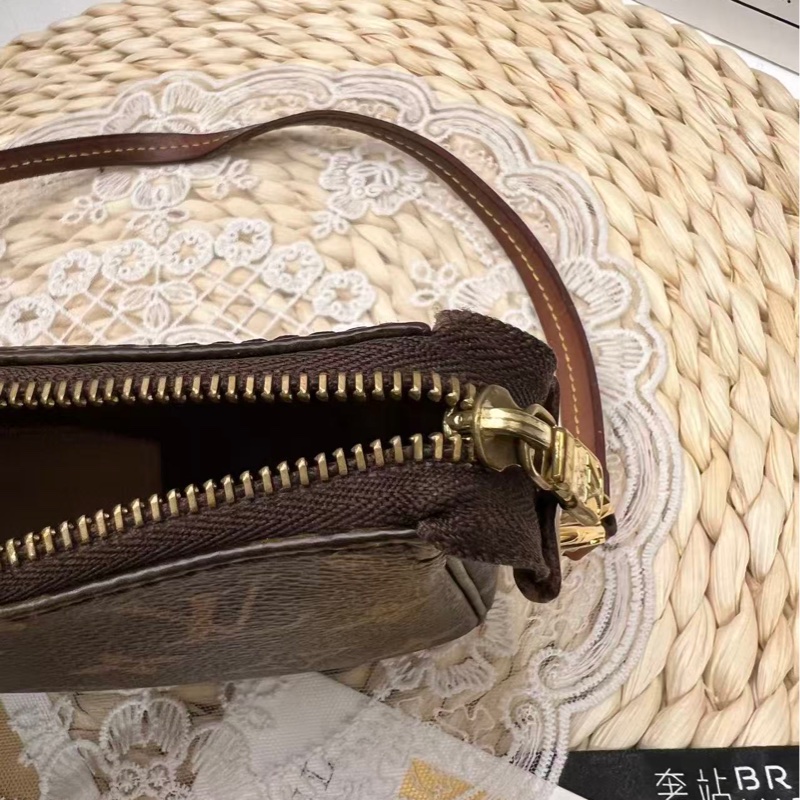 LV Pochette Accessoires Monogram(22年芯片）-17