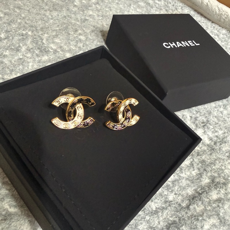 Chanel香奈兒雙C黑白琺瑯耳環-3