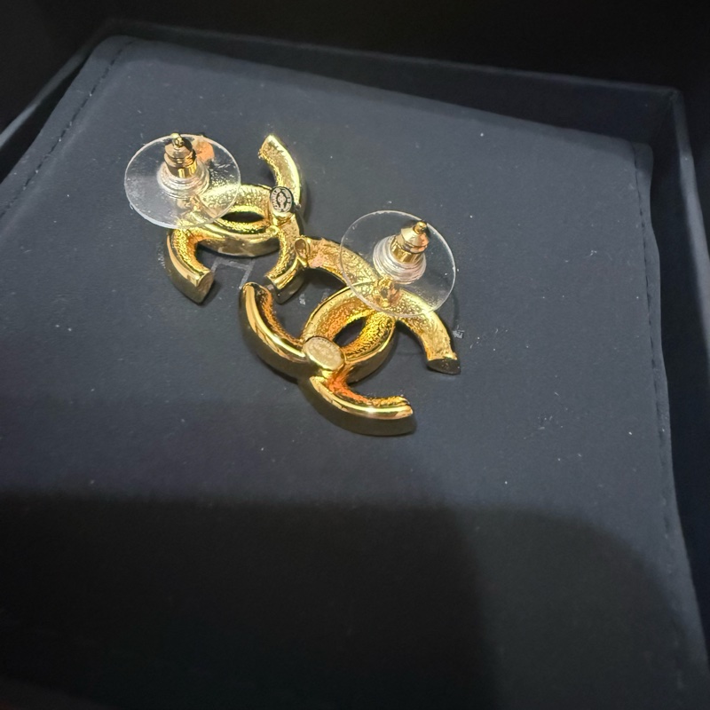 Chanel香奈兒雙C黑白琺瑯耳環-5