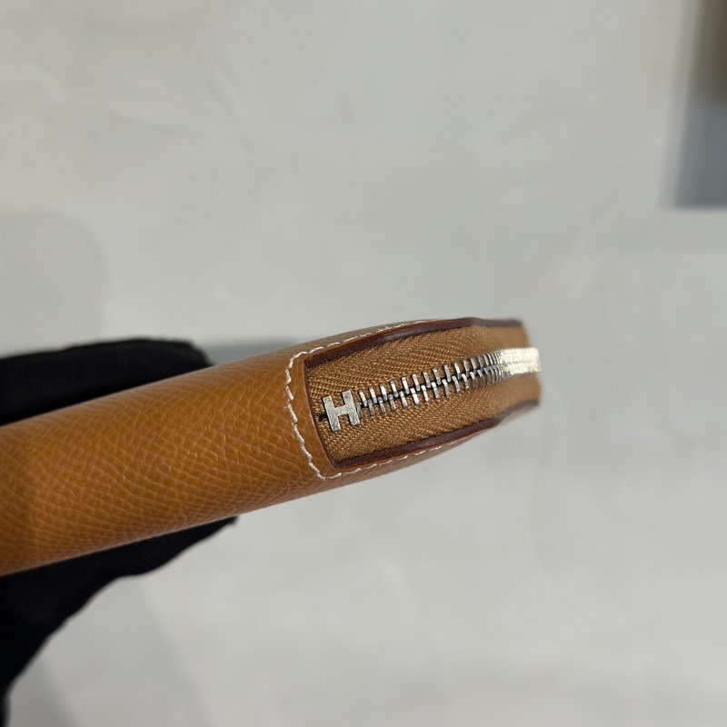 HERMES Silk'in 絲巾拉鍊短夾 - 金棕 / 動物之城 D-7