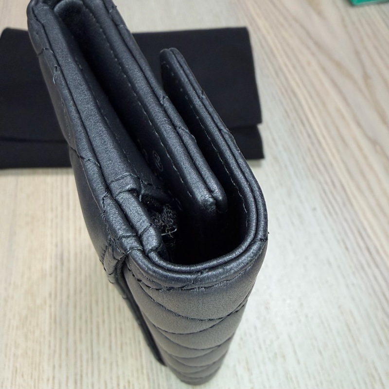 Chanel 香奈兒菱格紋小羊皮中夾 短夾-10