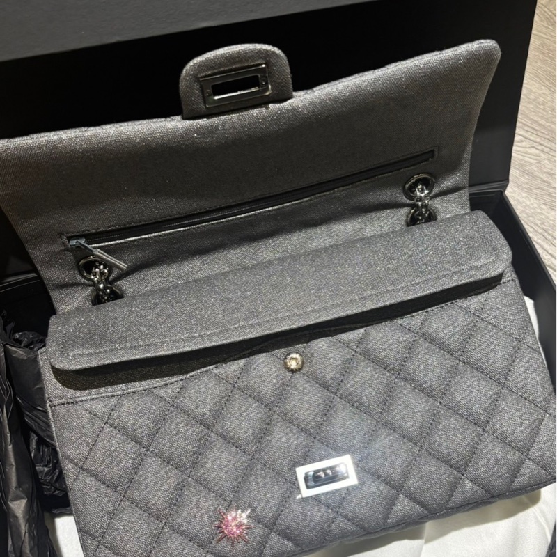 ✨Chanel 限量2.55灰色 閃閃的😍 有保卡🩶-2