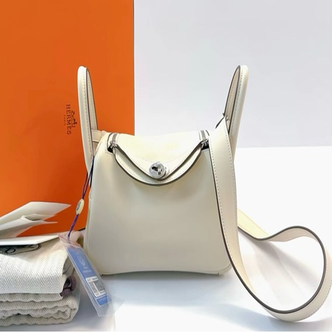 購証☺️ Hermes lindy mini 奶油白銀扣 w刻 swift皮 配件：盒子 塵袋 小票