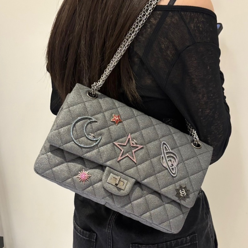 Chanel 2.55 灰星月徽章 中號-2