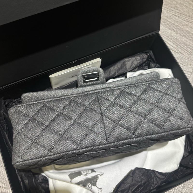 Chanel 2.55 灰星月徽章 中號-3