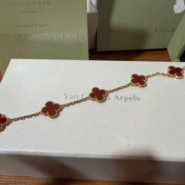 Van Cleef &Arpels 紅玉隨五花手鏈-6