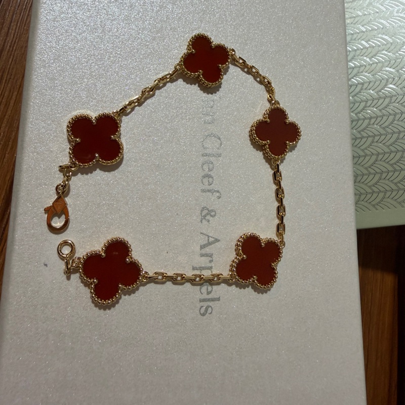 Van Cleef &Arpels 紅玉隨五花手鏈-8