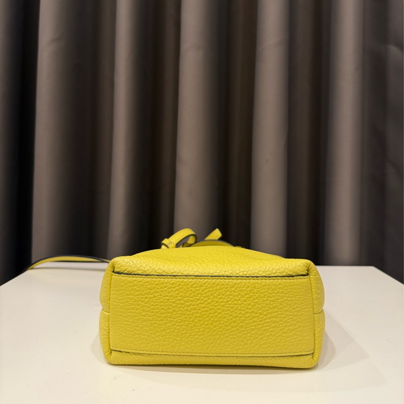 Salvatore Ferragamo Gancini 馬蹄飾錘紋小牛皮手提/斜背包(黃色）-2