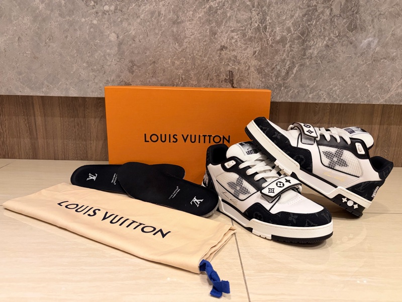 Louis Vuitton路易威登Trainer黑白魔術貼板鞋 40.5碼 近全新-0