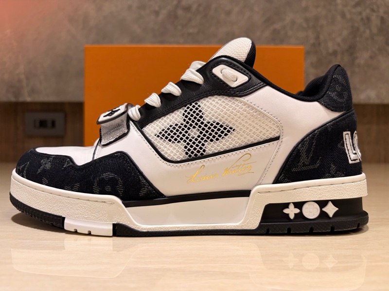 Louis Vuitton路易威登Trainer黑白魔術貼板鞋 40.5碼 近全新-4