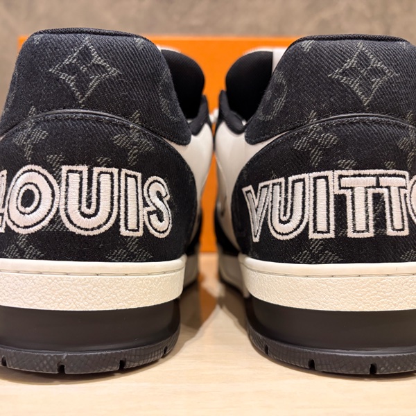 Louis Vuitton路易威登Trainer黑白魔術貼板鞋 40.5碼 近全新-6