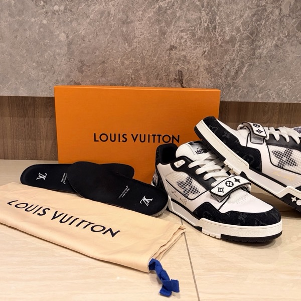 Louis Vuitton路易威登Trainer黑白魔術貼板鞋 40.5碼 近全新-18