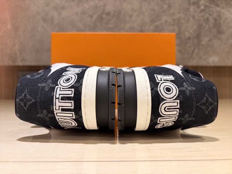 Louis Vuitton路易威登Trainer黑白魔術貼板鞋 40.5碼 近全新-21