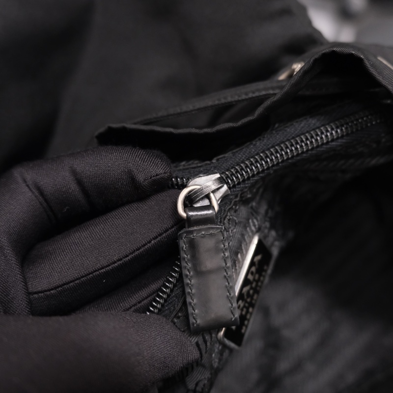 Prada Nylon Vintage Backpack 25 普拉達黑色中古尼龍背包/書包-34