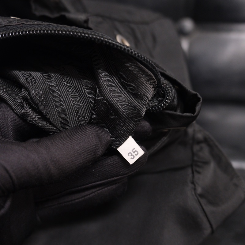 Prada Nylon Vintage Backpack 25 普拉達黑色中古尼龍背包/書包-36