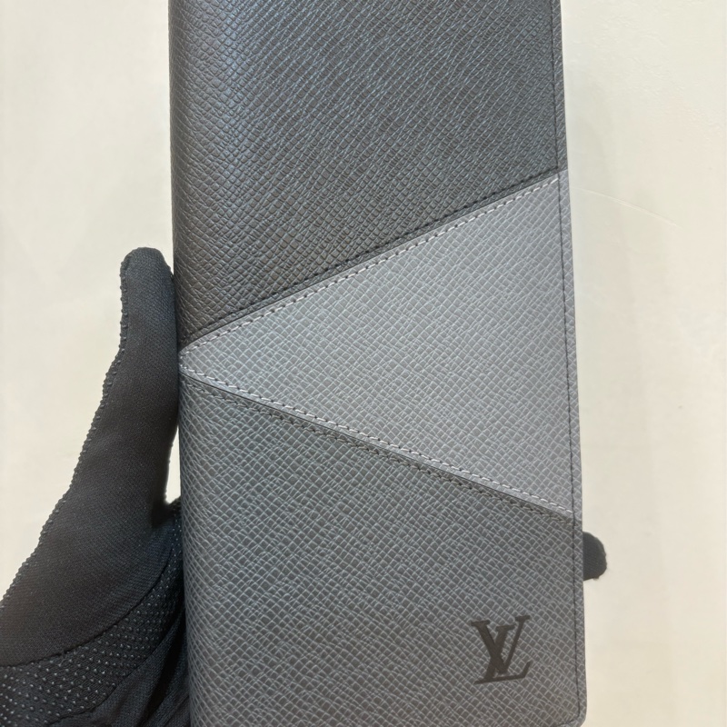 Lv 全皮幾何拼色對開長夾-0