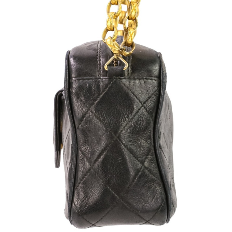香奈兒 (CHANEL) 絎縫鏈條單肩包，飾有 Coco 標誌吊飾，相機包，黑色，女士-3