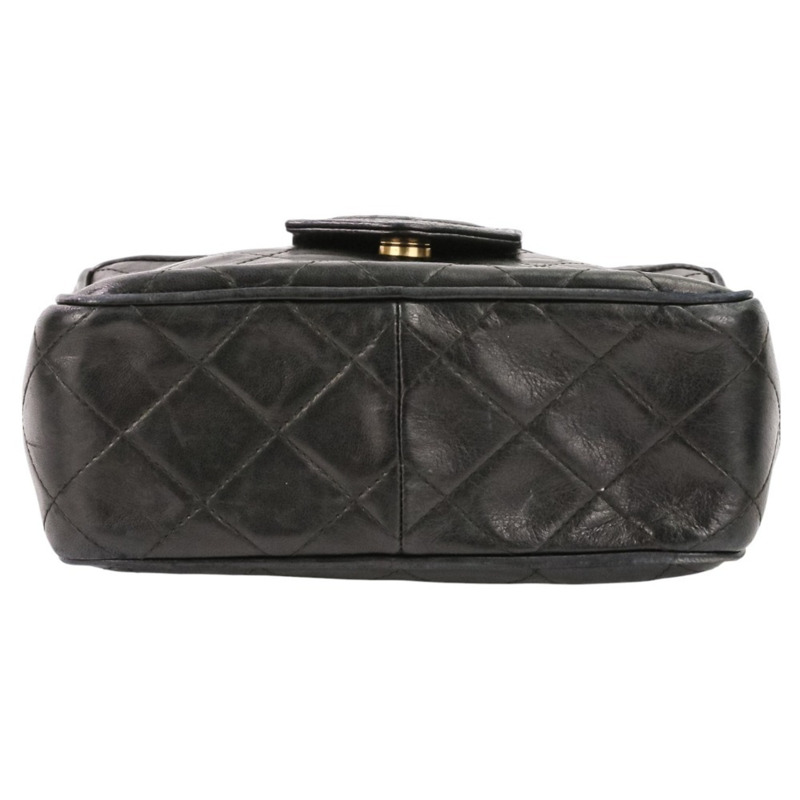 香奈兒 (CHANEL) 絎縫鏈條單肩包，飾有 Coco 標誌吊飾，相機包，黑色，女士-5