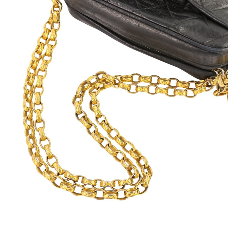 香奈兒 (CHANEL) 絎縫鏈條單肩包，飾有 Coco 標誌吊飾，相機包，黑色，女士-7