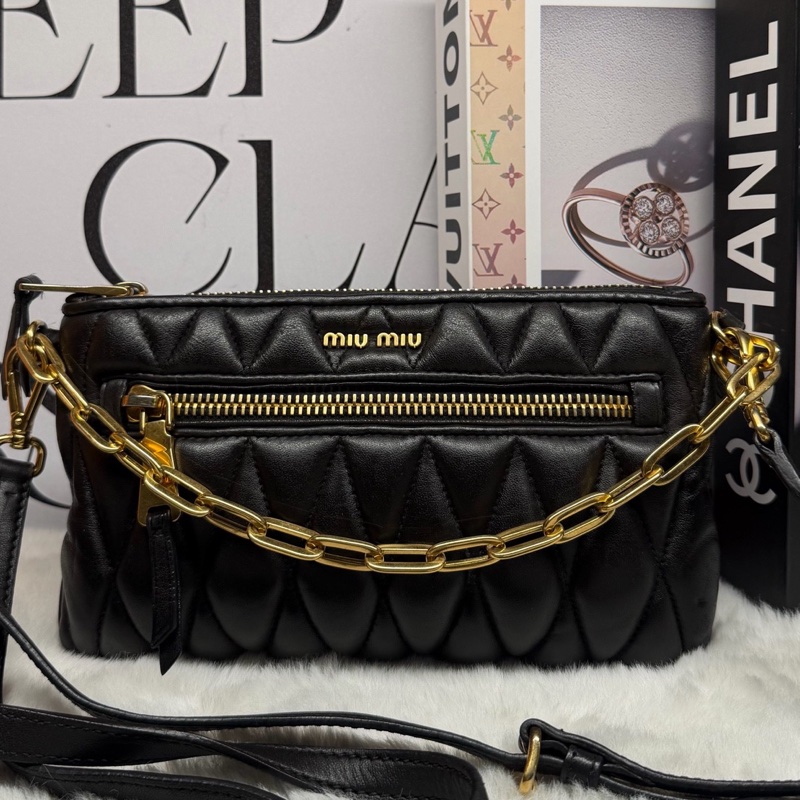 Miumiu/繆繆 黑色褶皺斜挎包 雙肩帶 尺寸約26*16cm 🈚附件-0