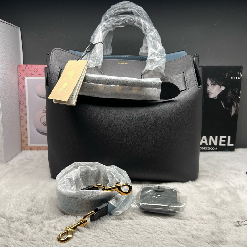 閒置未使用 巴寶莉/Burberry   大象灰 帶肩帶 底長：33 附件 肩帶-0