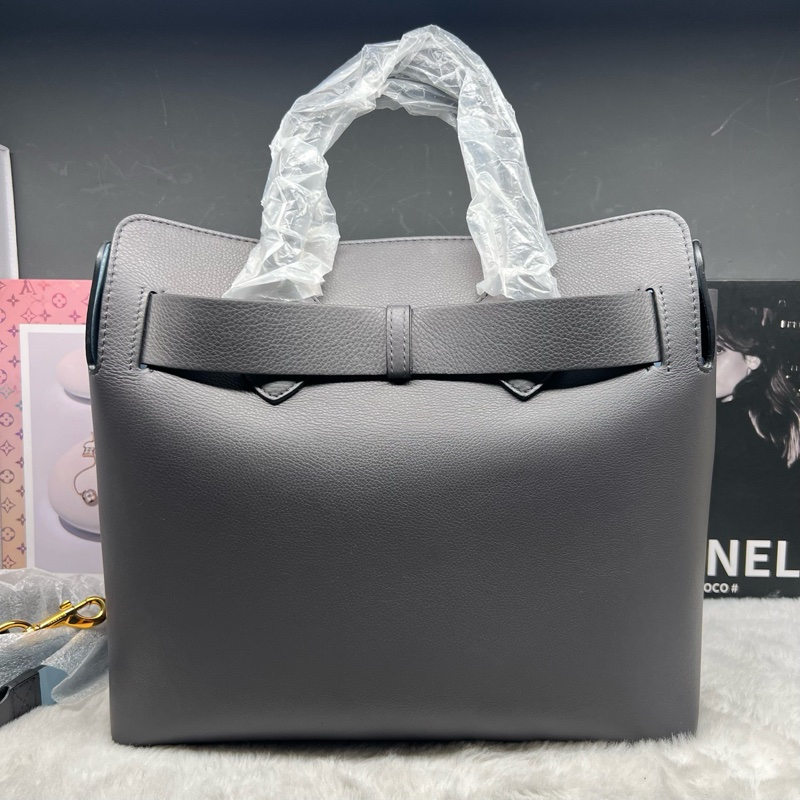 閒置未使用 巴寶莉/Burberry   大象灰 帶肩帶 底長：33 附件 肩帶-1