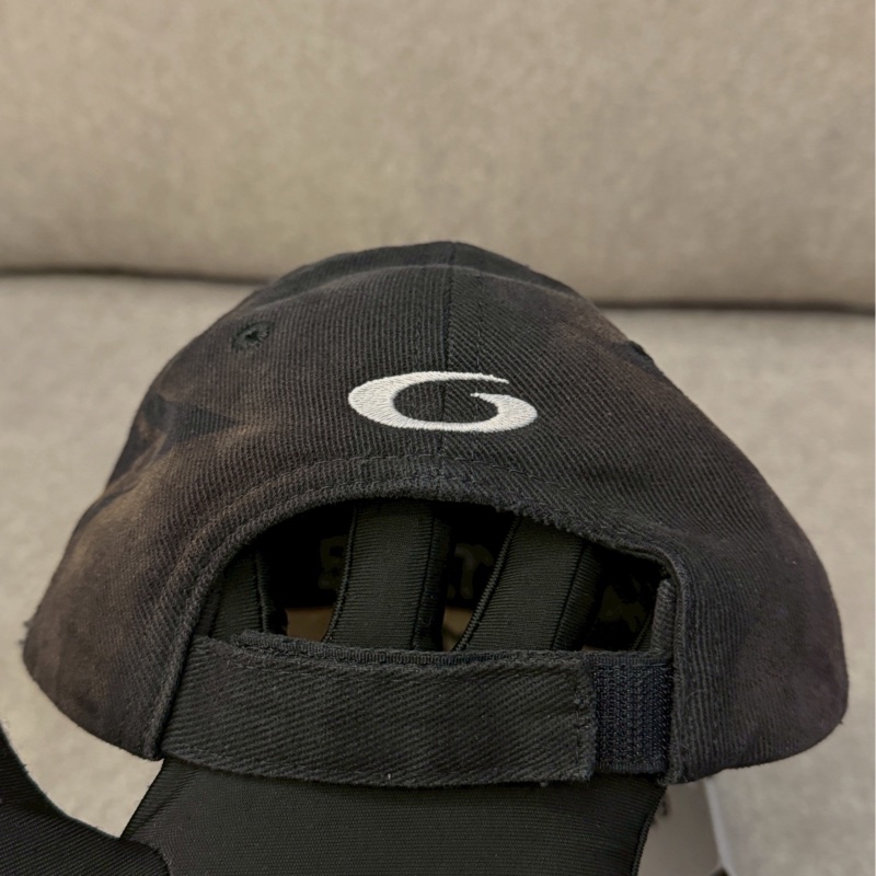 巴黎世家做髒刺繡缺角帽-3