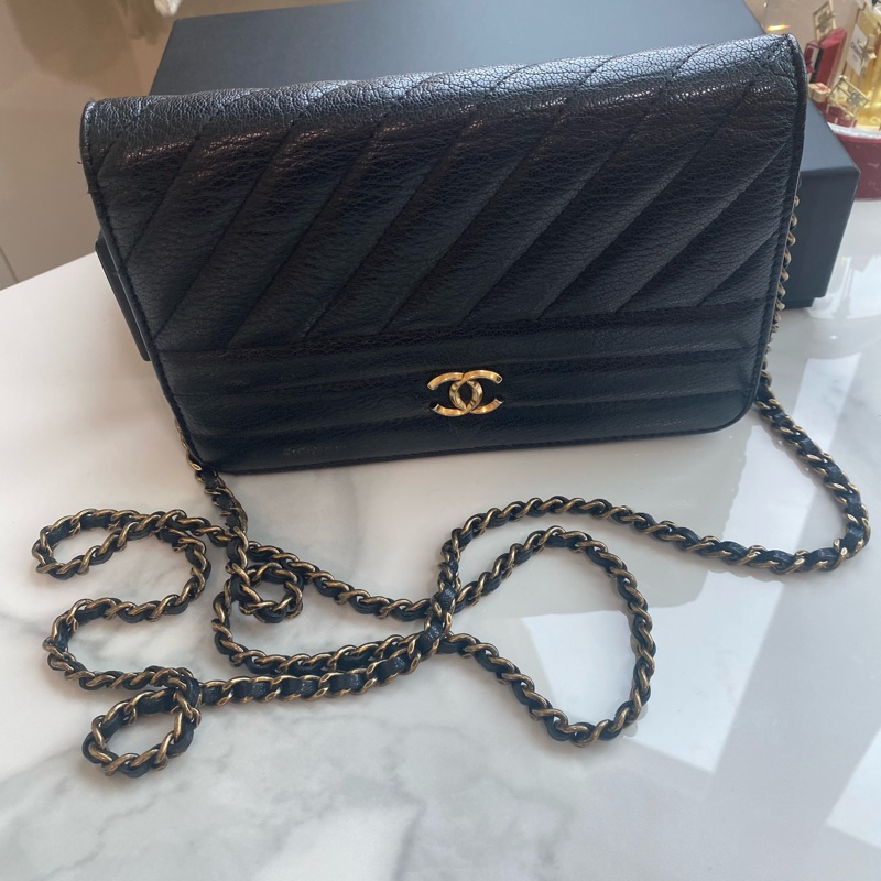 Chanel 黑金v紋山羊皮woc-2