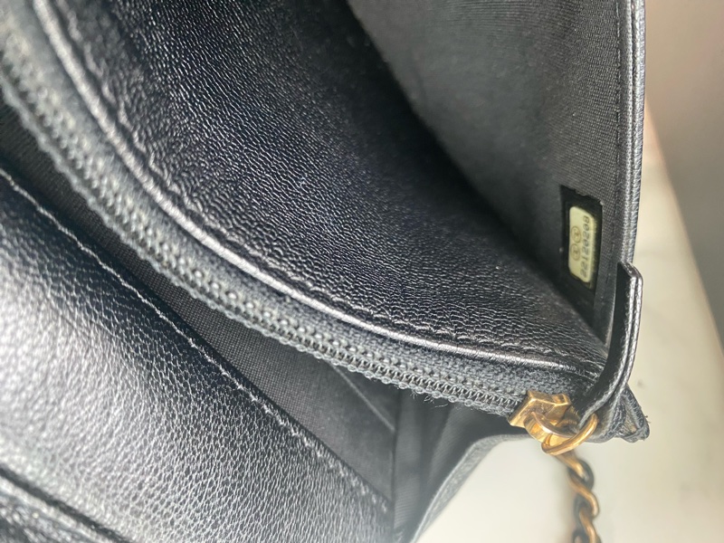 Chanel 黑金v紋山羊皮woc-9