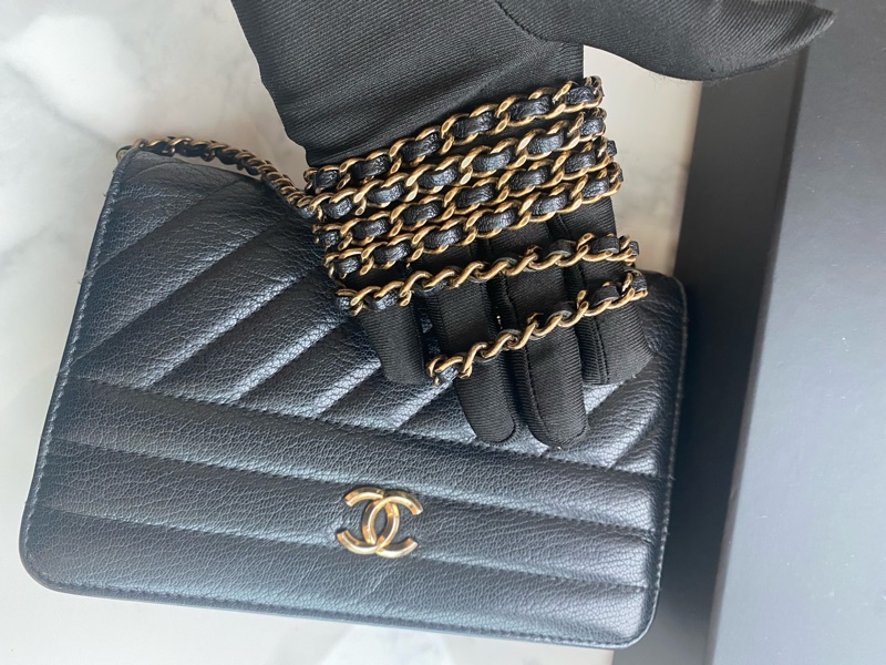 Chanel 黑金v紋山羊皮woc-14