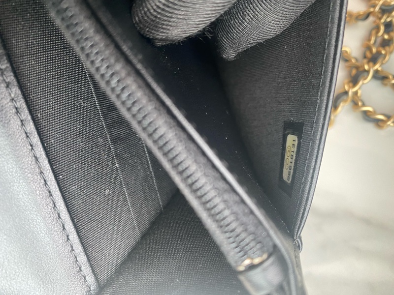 Chanel 黑金v紋leboy 荔枝牛皮woc-6