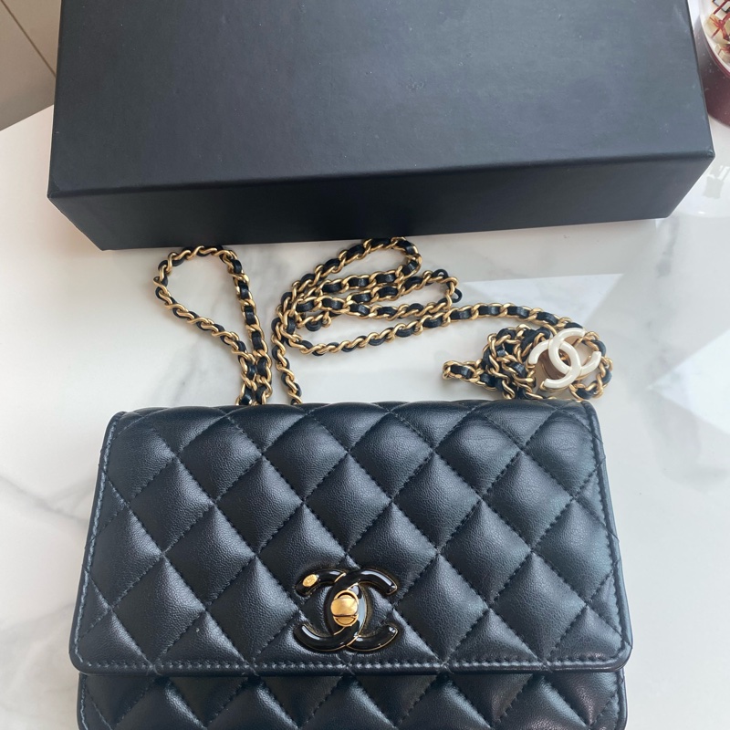 Chanel 黑金24a珐琅調節扣woc-2