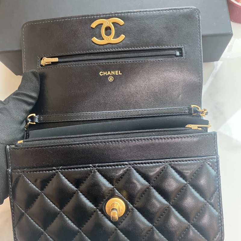 Chanel 黑金24a珐琅調節扣woc-5